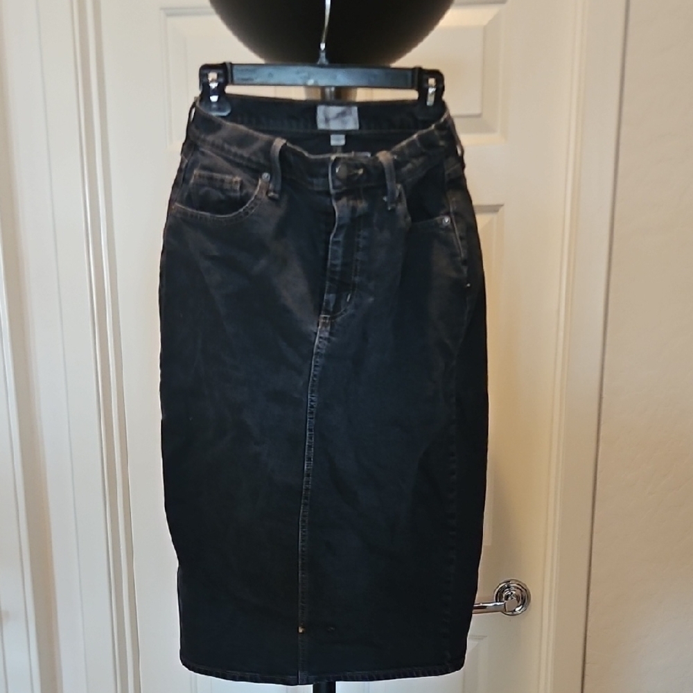 Universal Thread Black Pencil Skirt Knee-Length Casual